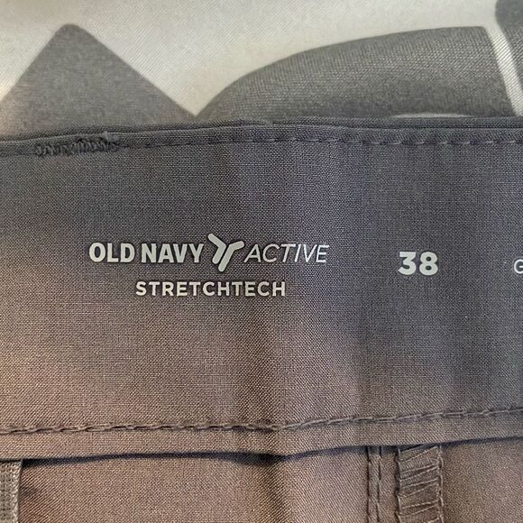 Old Navy 8" Slim Go-Dry Shade StretchTech Shorts Light Heather Gray Knit 38 - Picture 4 of 9